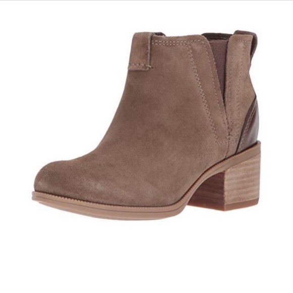 clarks women's maypearl daisy ankle bootie